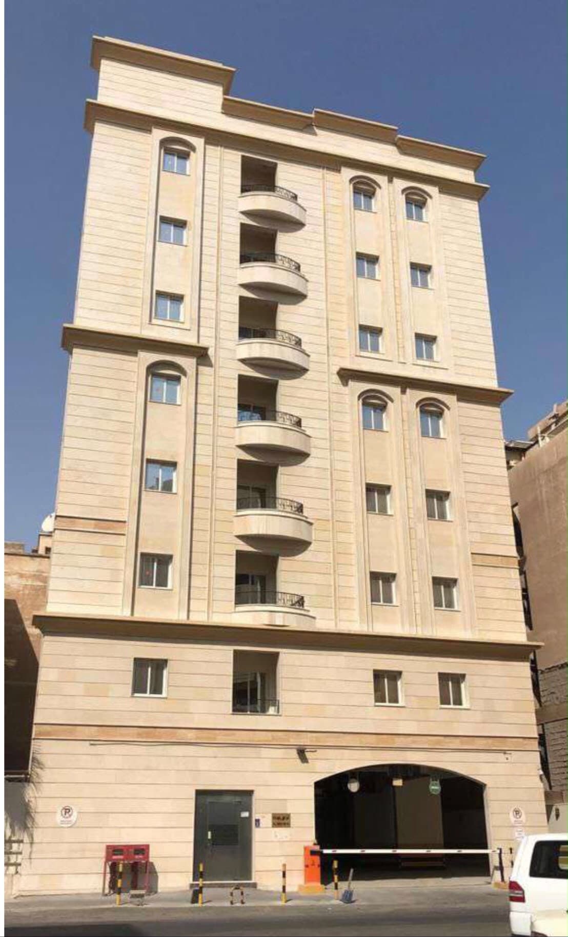مبنى سكني للبيع
