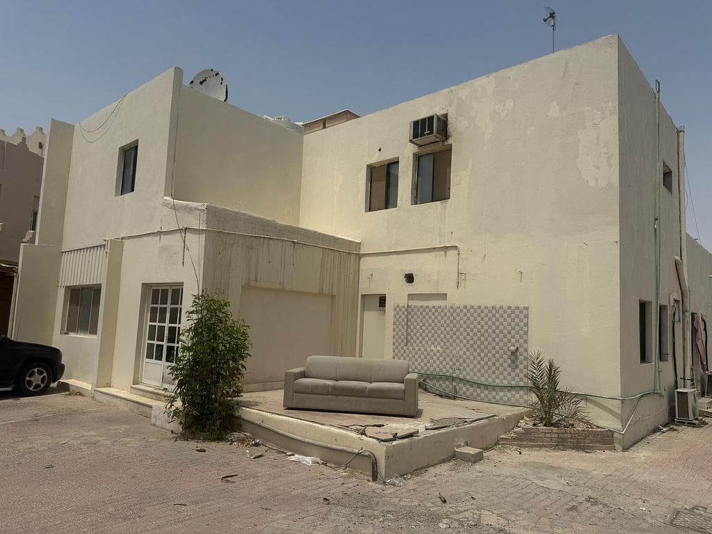 فيلا سكنية 4 غرف نوم للبيع في عنيزة (الخليج الغربي)