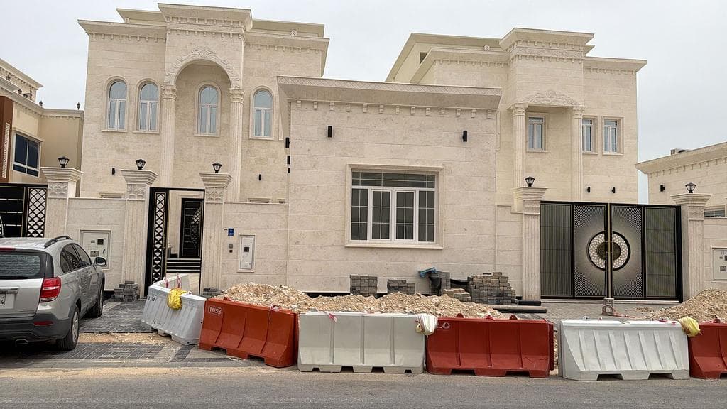 فيلا سكنية 8 غرف نوم للبيع في الخيسة 
