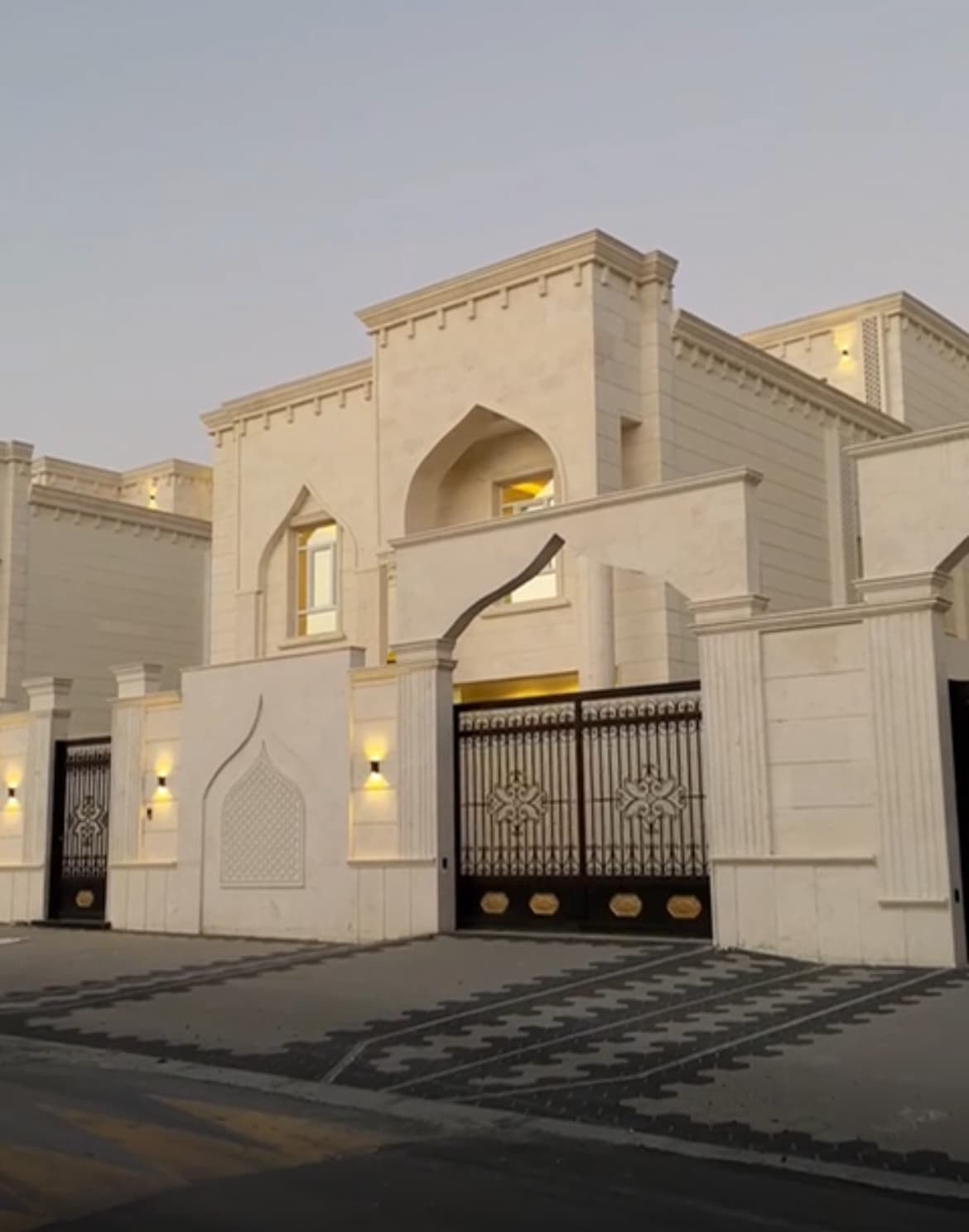 فيلا سكنية 8 غرف نوم للبيع في مريخ