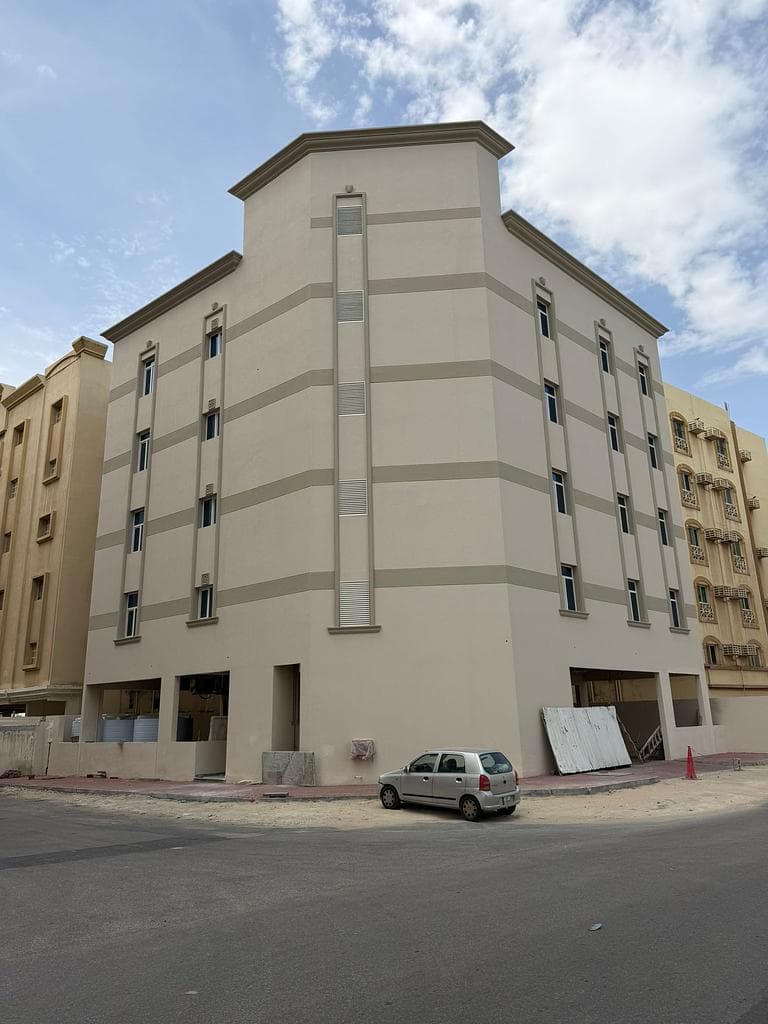 مبنى سكني للبيع في فريج بن درهم 