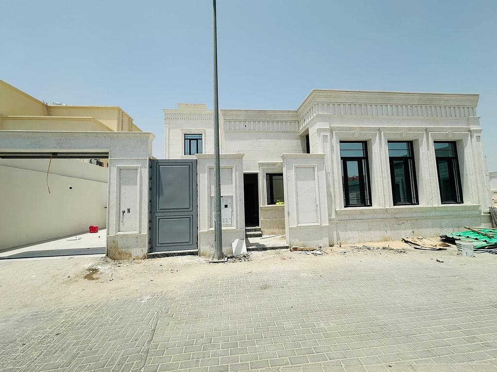 فيلا سكنية 7 غرف نوم للبيع في دحيل