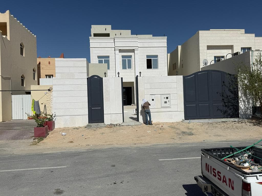 فيلا سكنية 8 غرف نوم للبيع في ام العمد