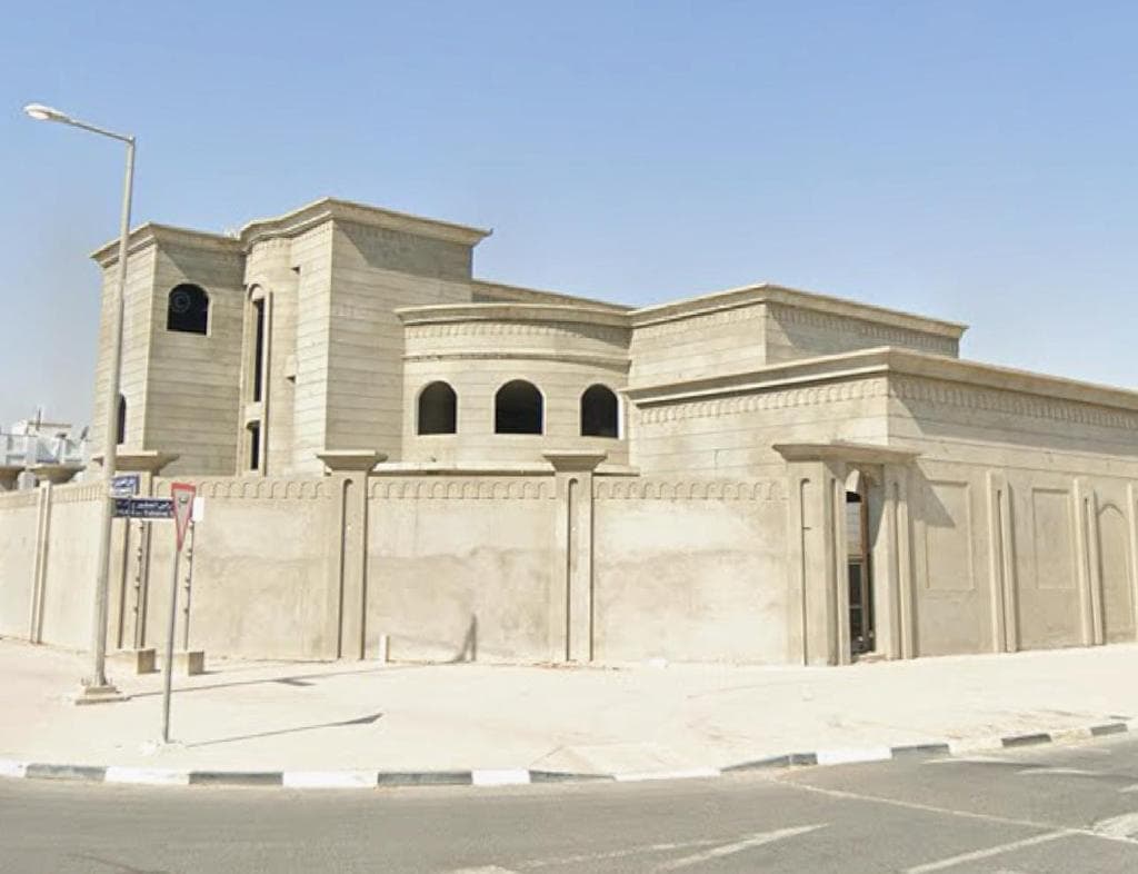 فيلا سكنية 8 غرف نوم للبيع في بني هاجر