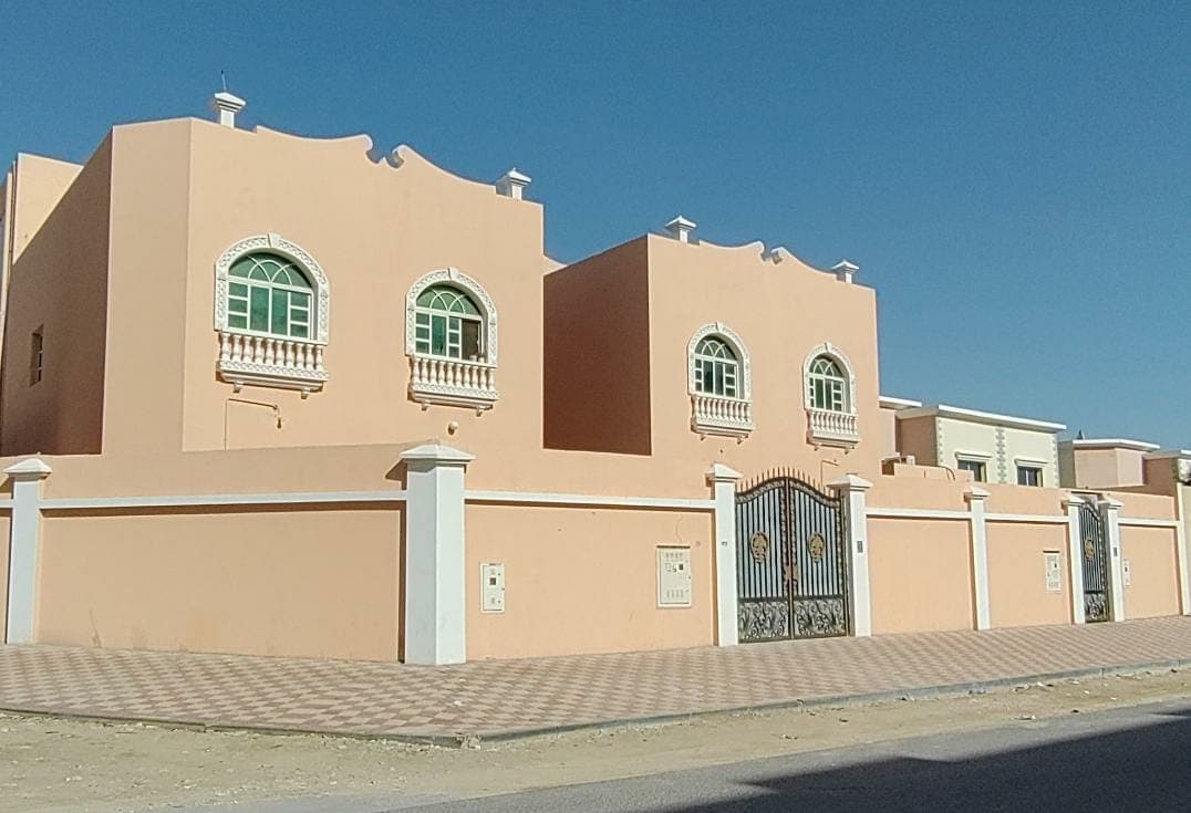 فيلا سكنية 7 غرف نوم للبيع في عين خالد