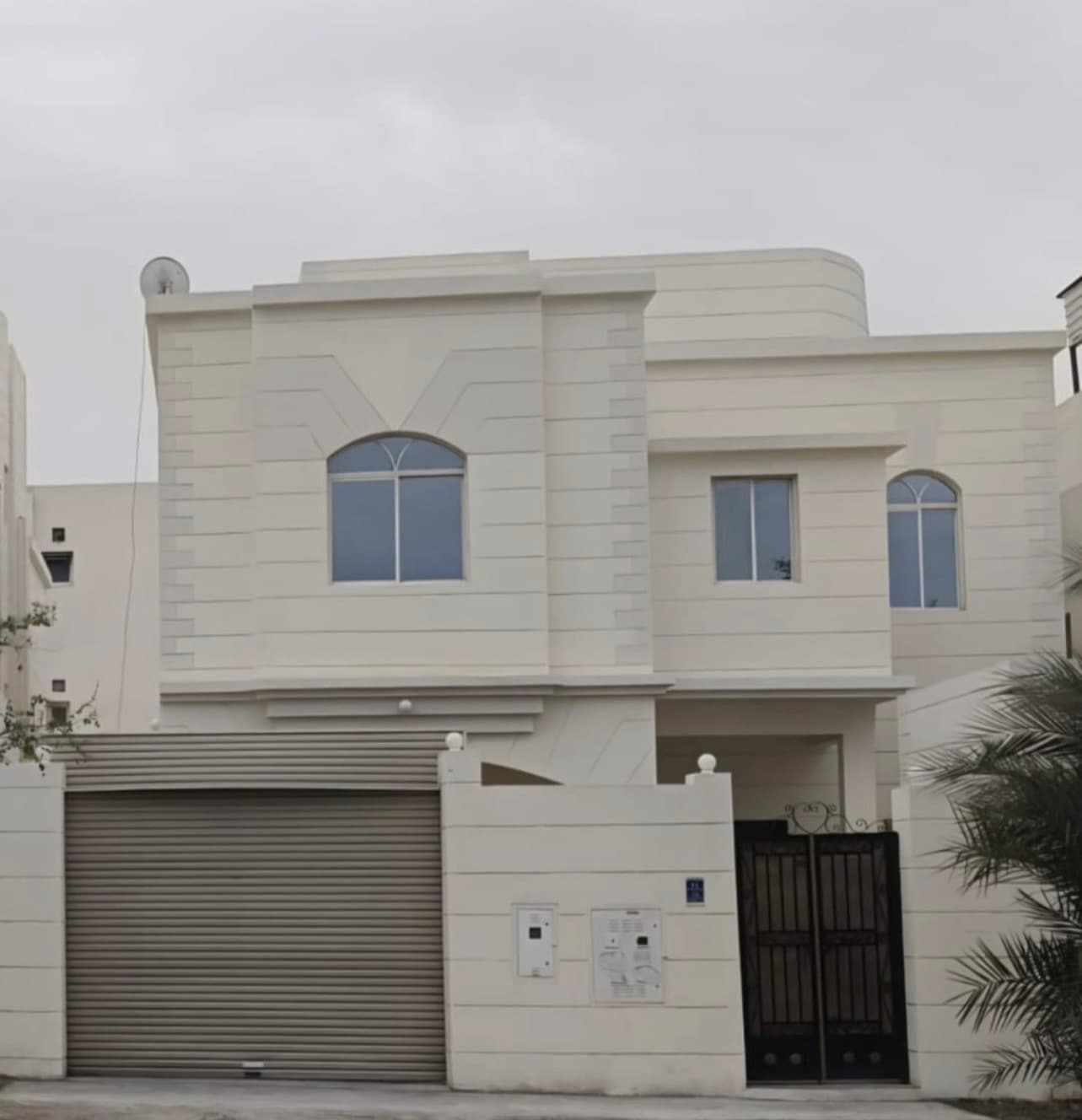 فيلا سكنية 6 غرف نوم للبيع في ام صلال علي