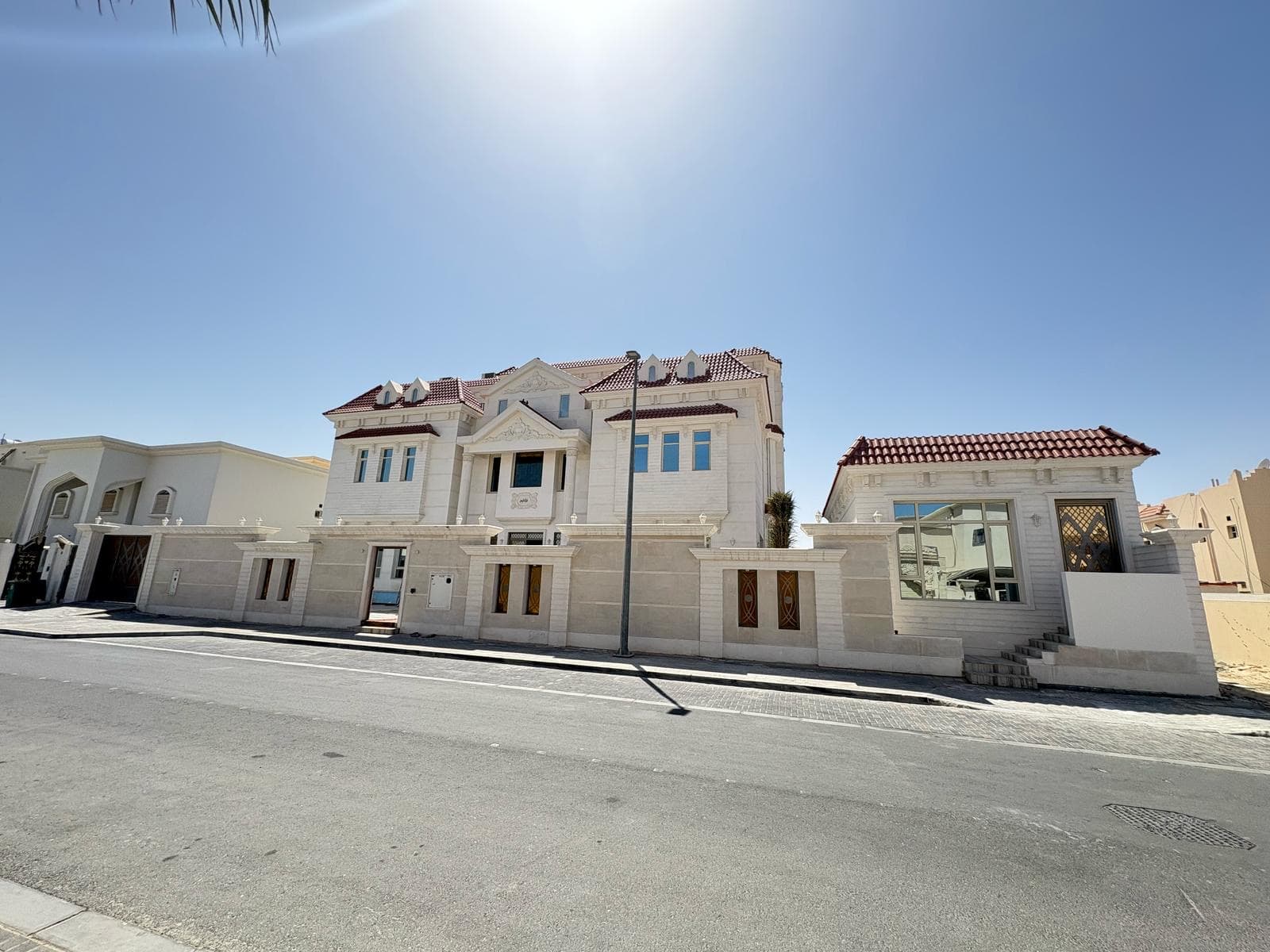 فيلا سكنية 8 غرف نوم للبيع في دحيل