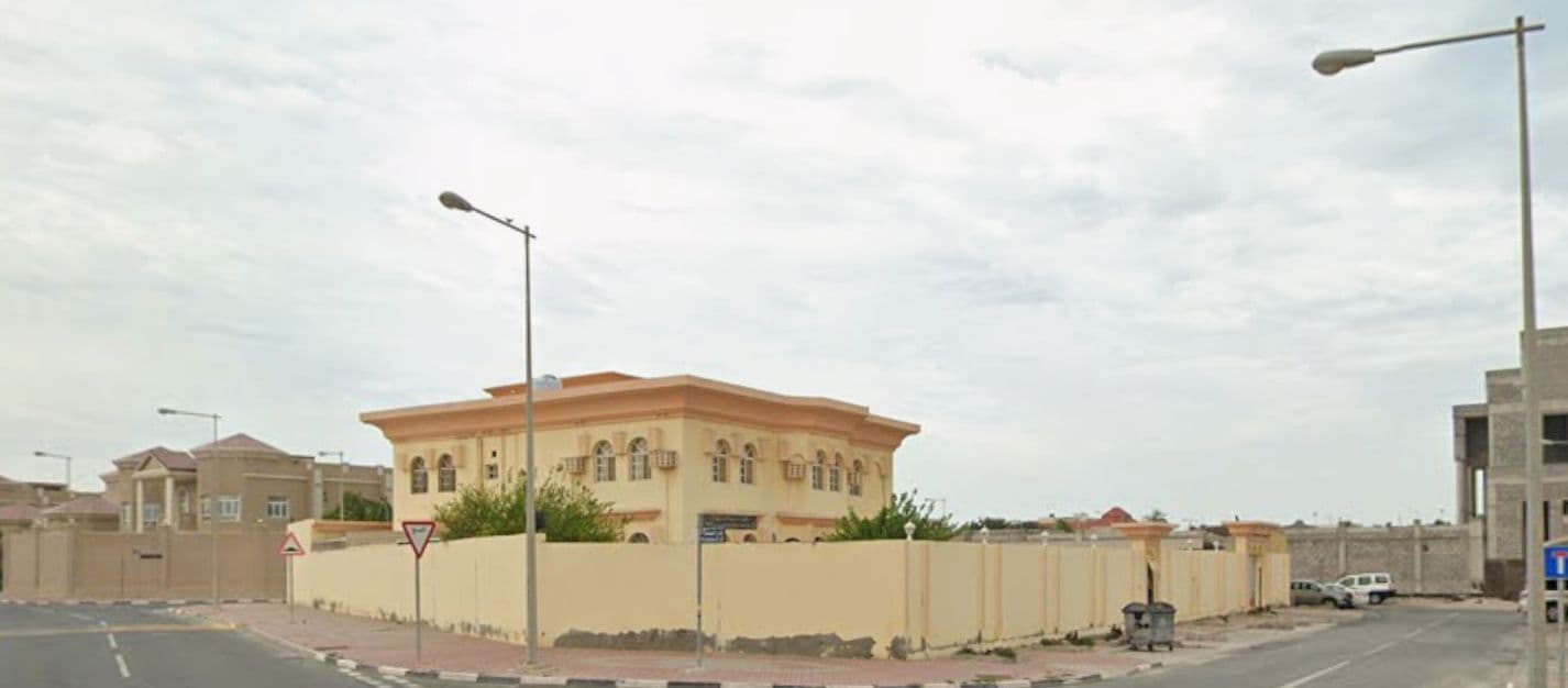 فيلا سكنية 8 غرف نوم للبيع في الوكرة