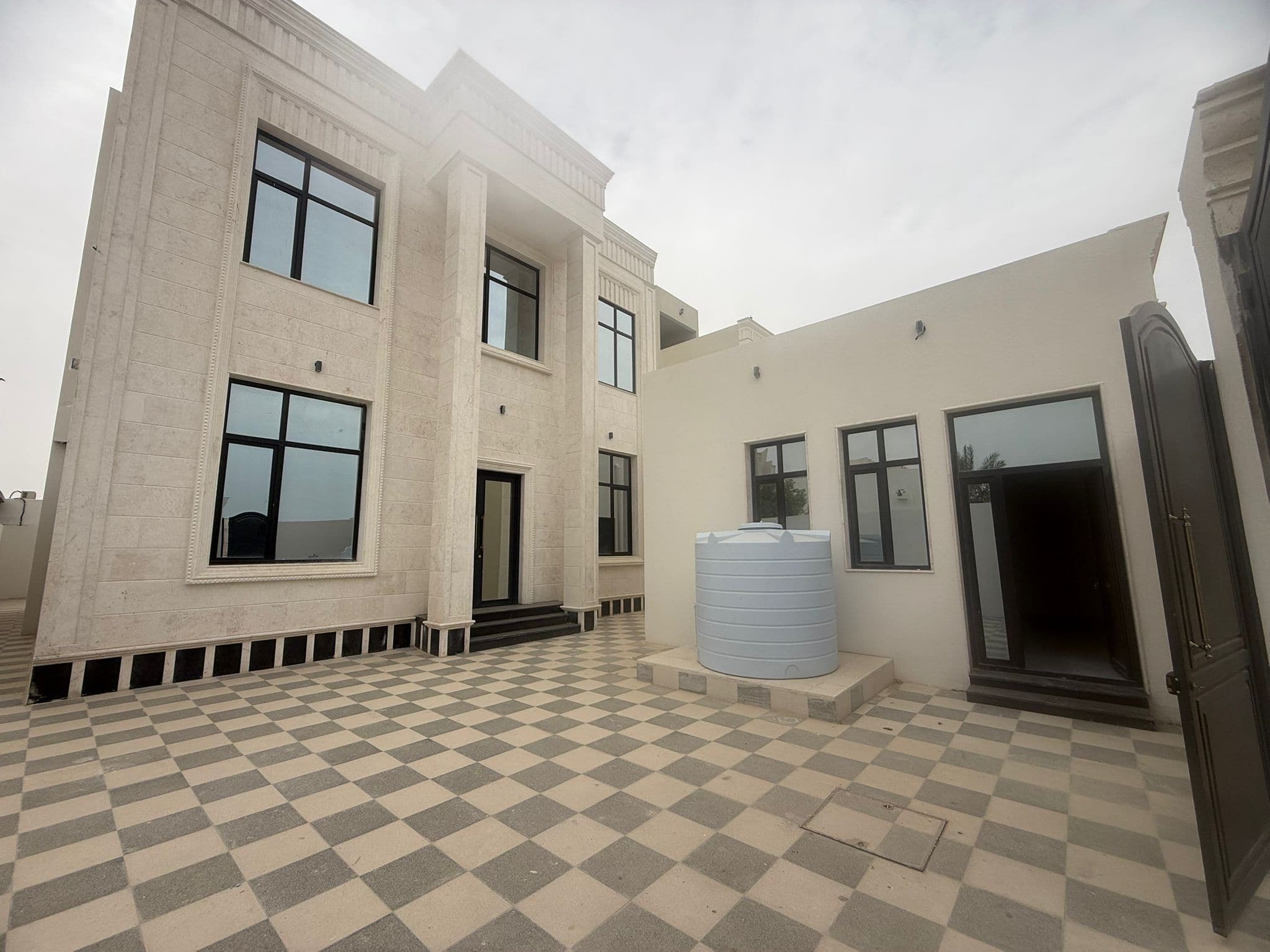 فيلا سكنية 4 غرف نوم للبيع في ام صلال علي