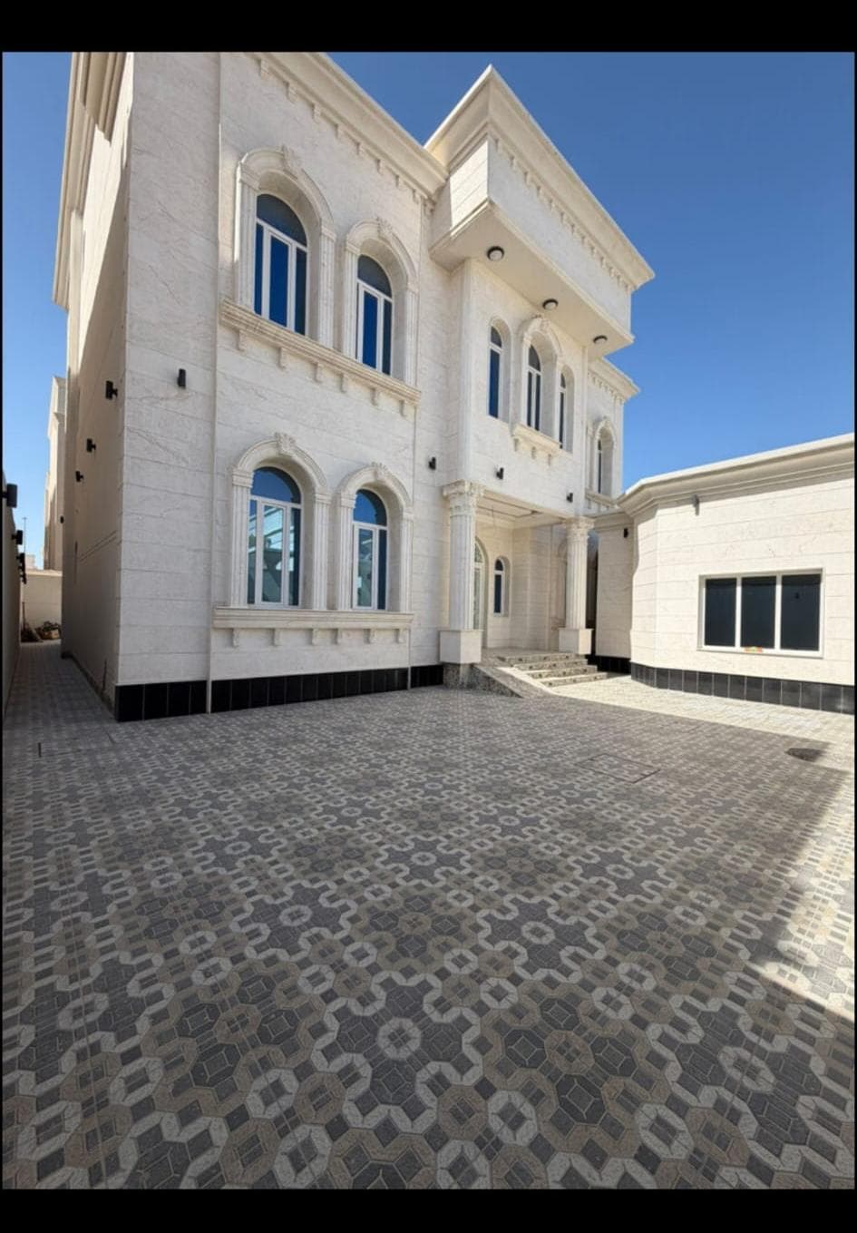 8 Bedroom Residential Villa for Sale