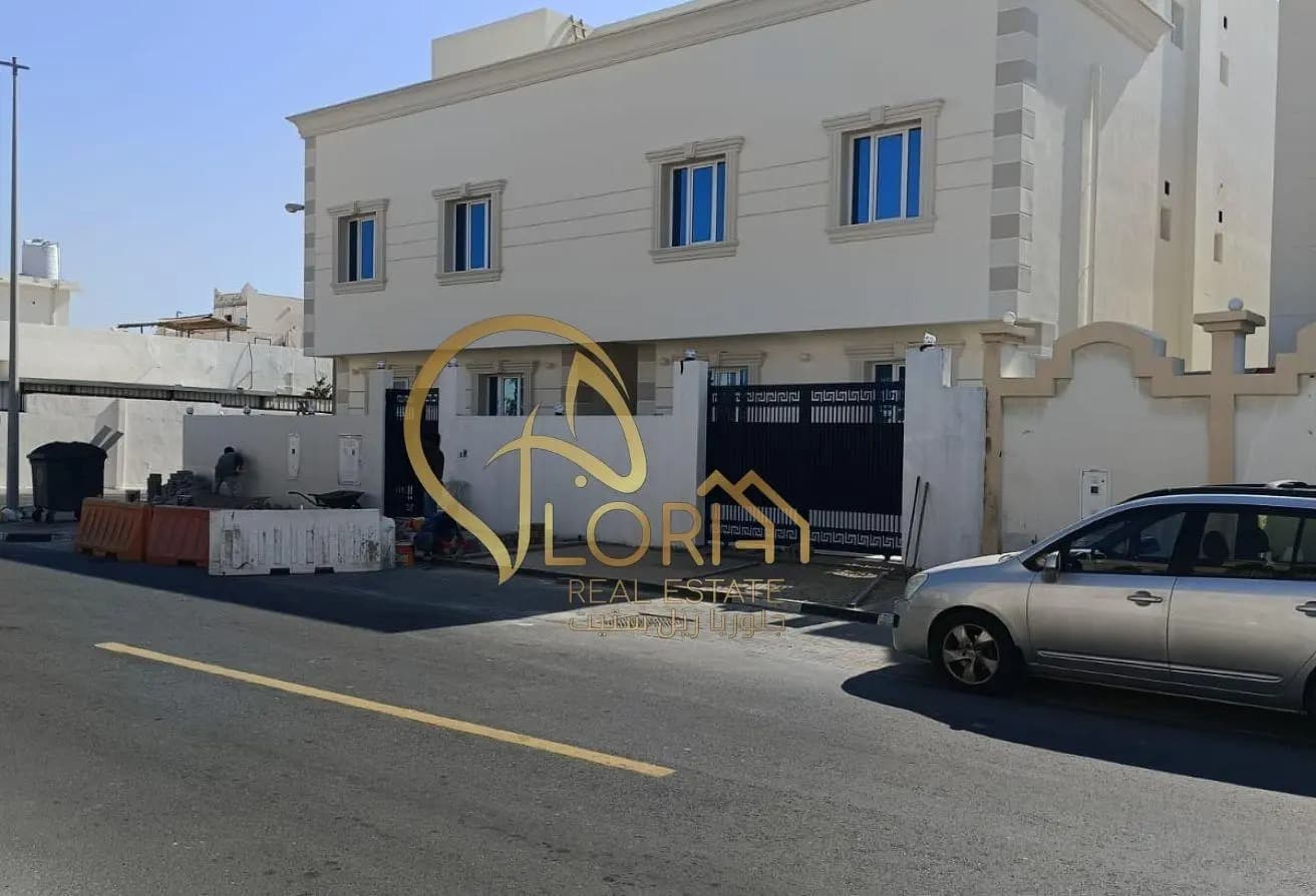 فيلا سكنية 8 غرف نوم للبيع في الوكرة