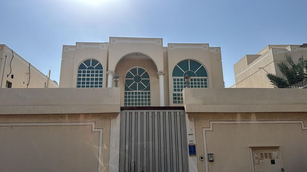 فيلا سكنية 6 غرف نوم للبيع في نعيجة