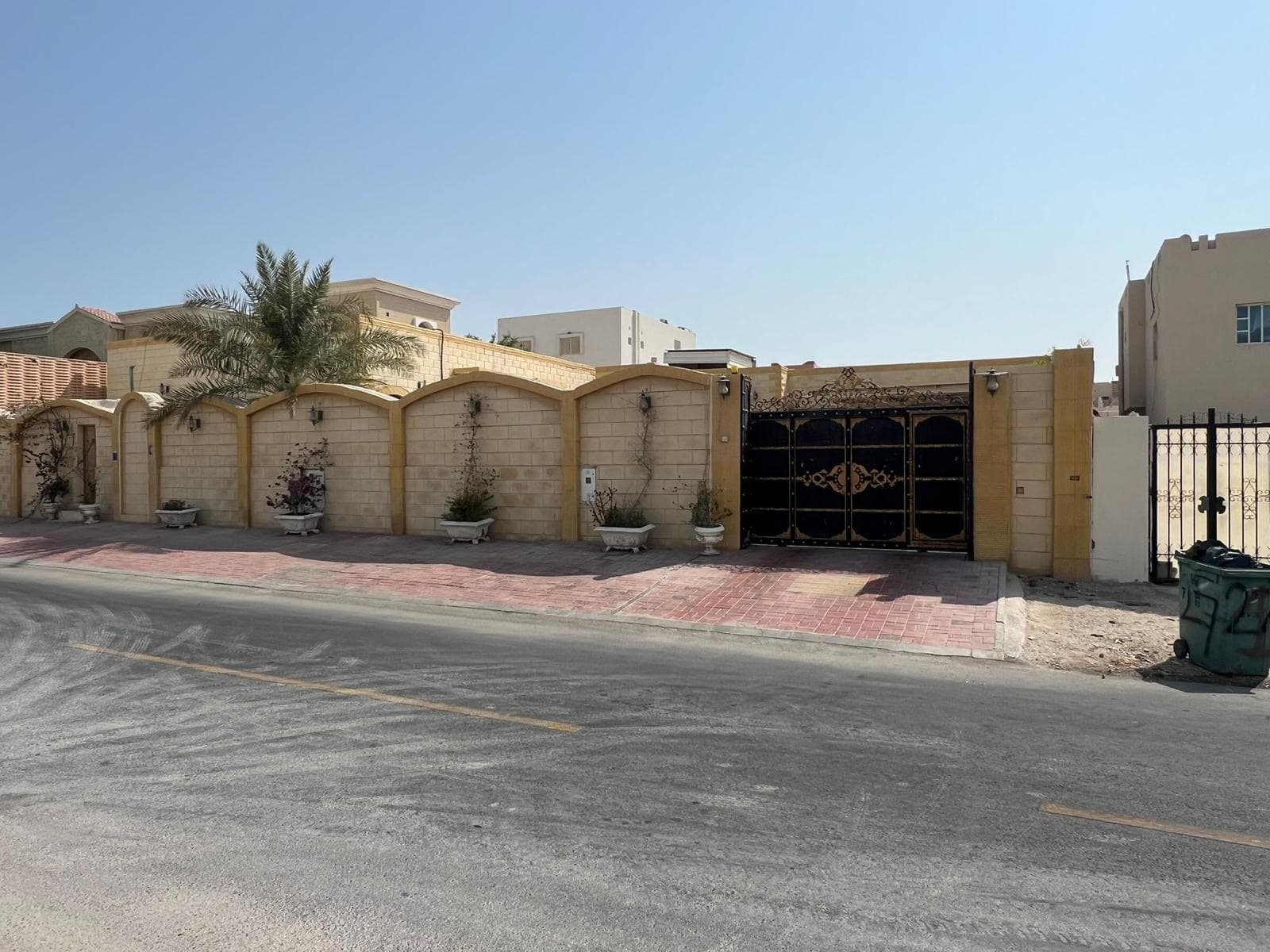 فيلا سكنية 8 غرف نوم للبيع في الوكرة