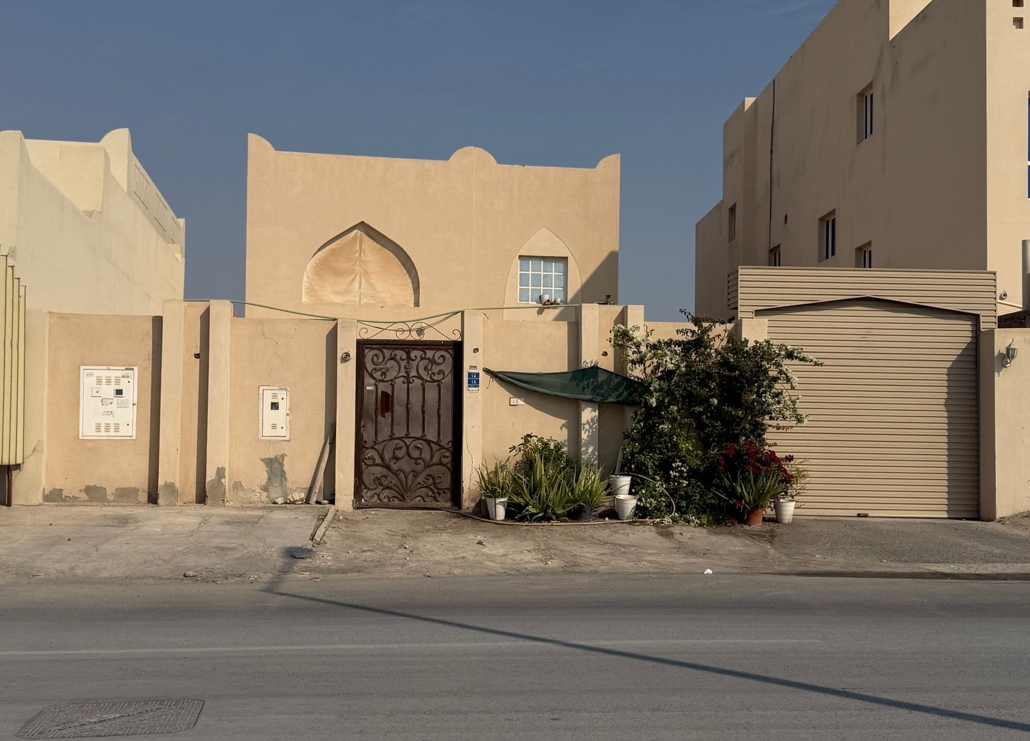 فيلا سكنية بغرفتي نوم للبيع في الجريان 