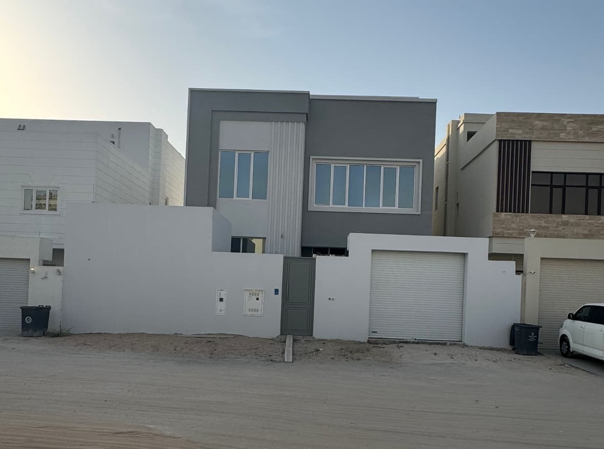 فيلا سكنية 6 غرف نوم للبيع في عين خالد