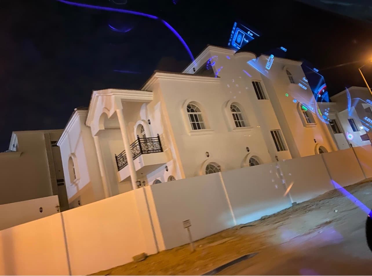 فيلا سكنية 6 غرف نوم للبيع في العب
