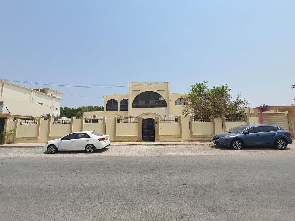 فيلا سكنية 8 غرف نوم للبيع في اللقطة