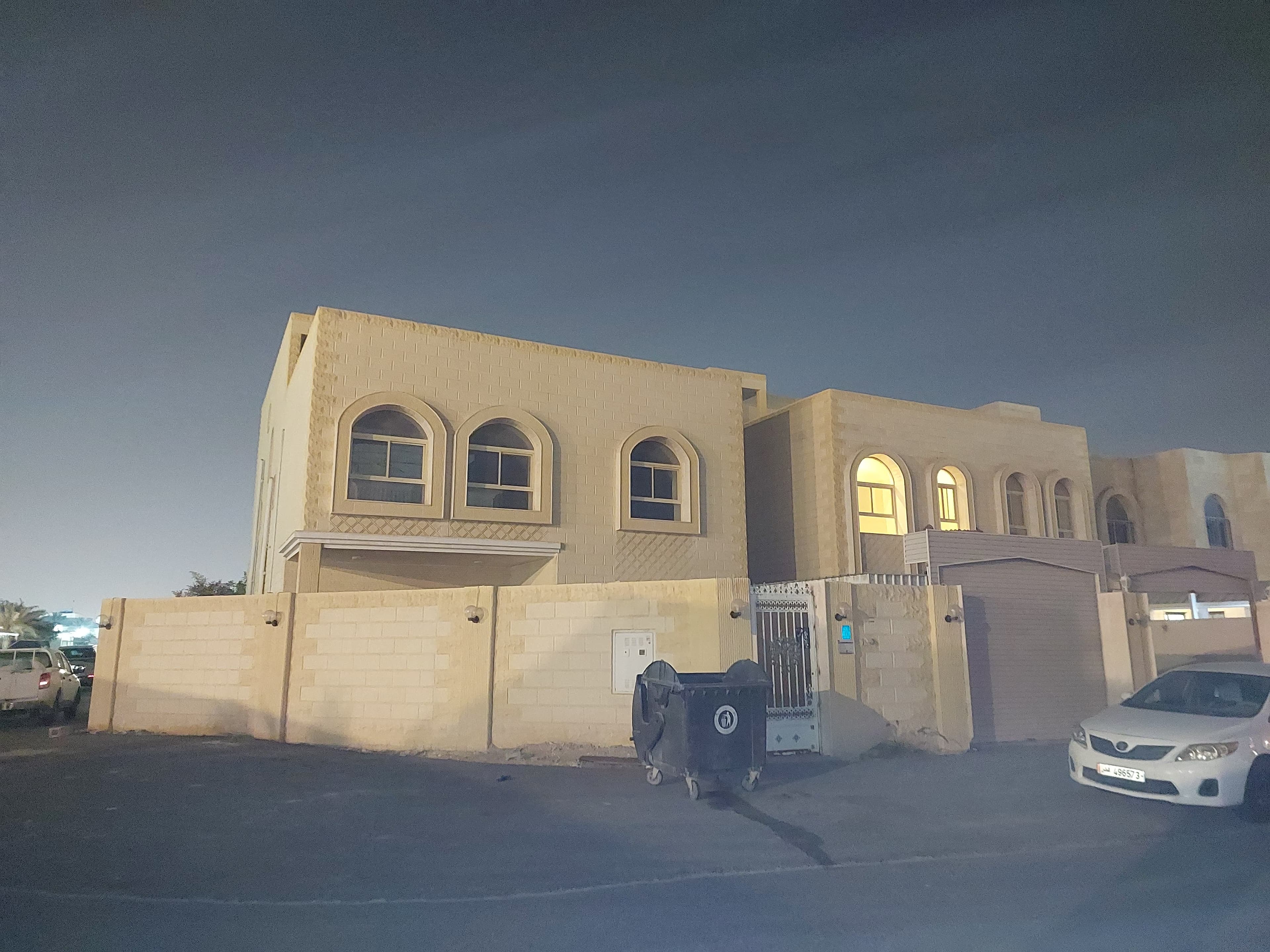 فيلا سكنية 6 غرف نوم للبيع