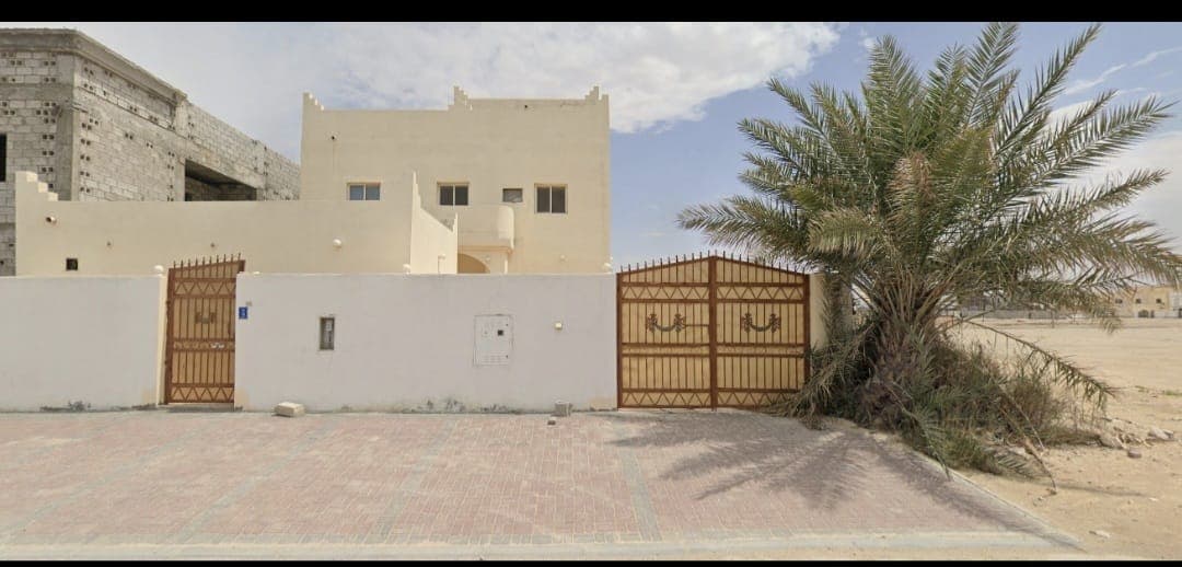 فيلا سكنية 6 غرف نوم للبيع في الرويس