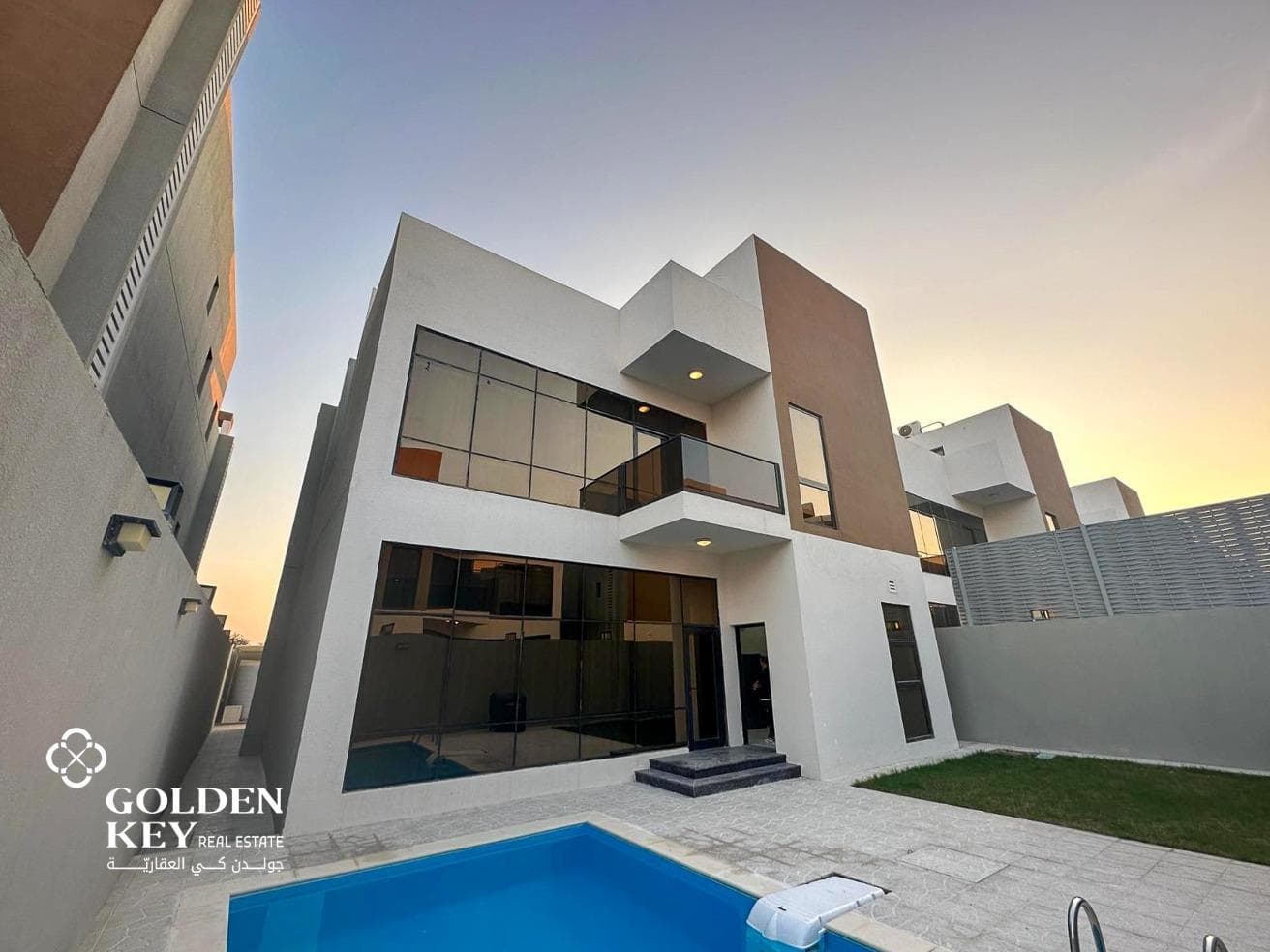 فيلا سكنية 5 غرف نوم للبيع في سميسمة 