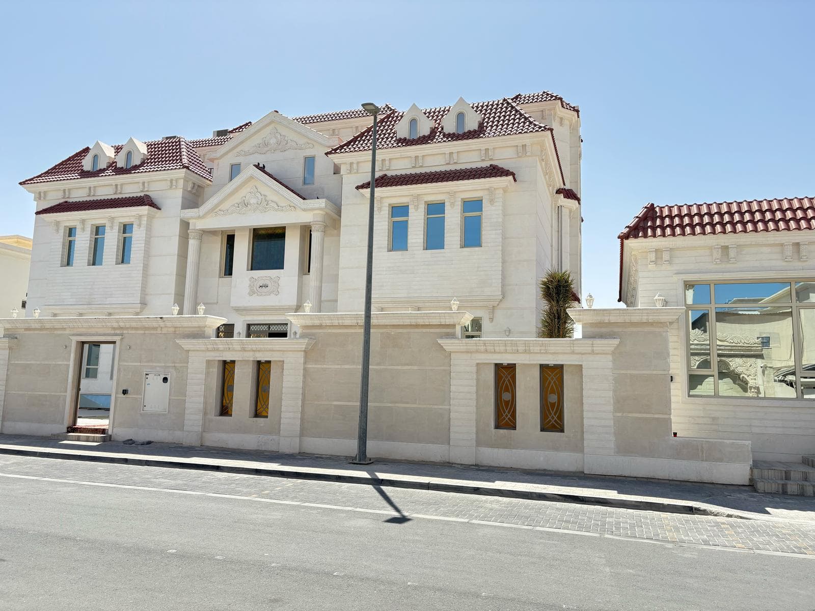 فيلا سكنية 8 غرف نوم للبيع في دحيل