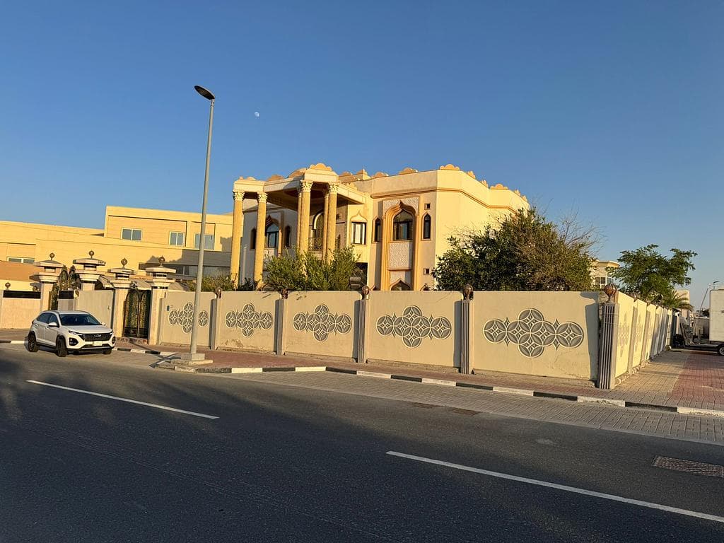 فيلا سكنية 7 غرف نوم للبيع في عنيزة (الخليج الغربي)