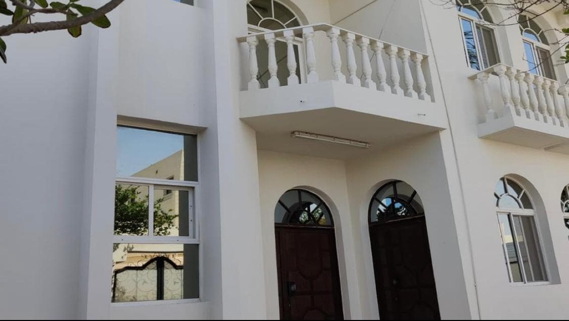فيلا سكنية 7 غرف نوم للبيع في عنيزة (الخليج الغربي)