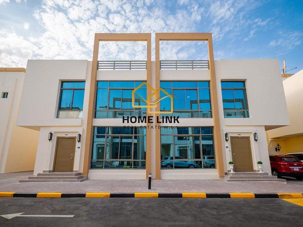 فيلا في مجمّع سكني 6 غرف نوم للبيع في الوكير
