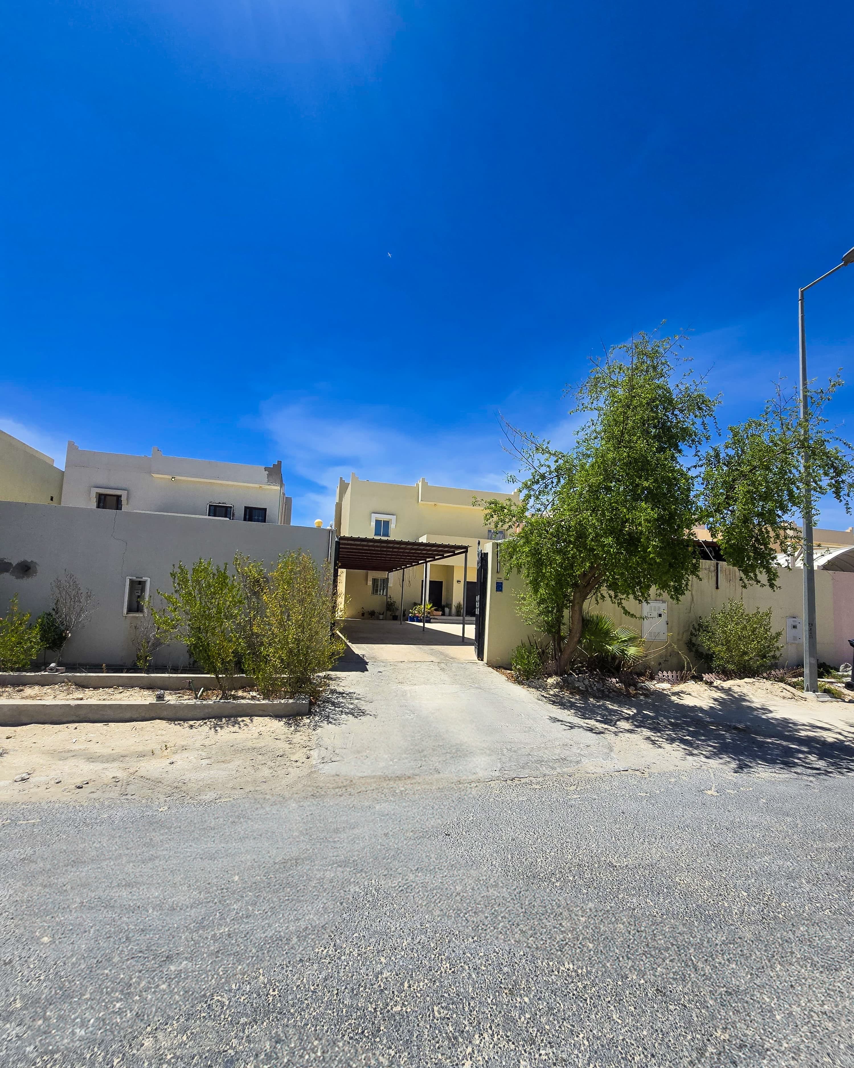 فيلا سكنية 6 غرف نوم للبيع في الذخيرة 