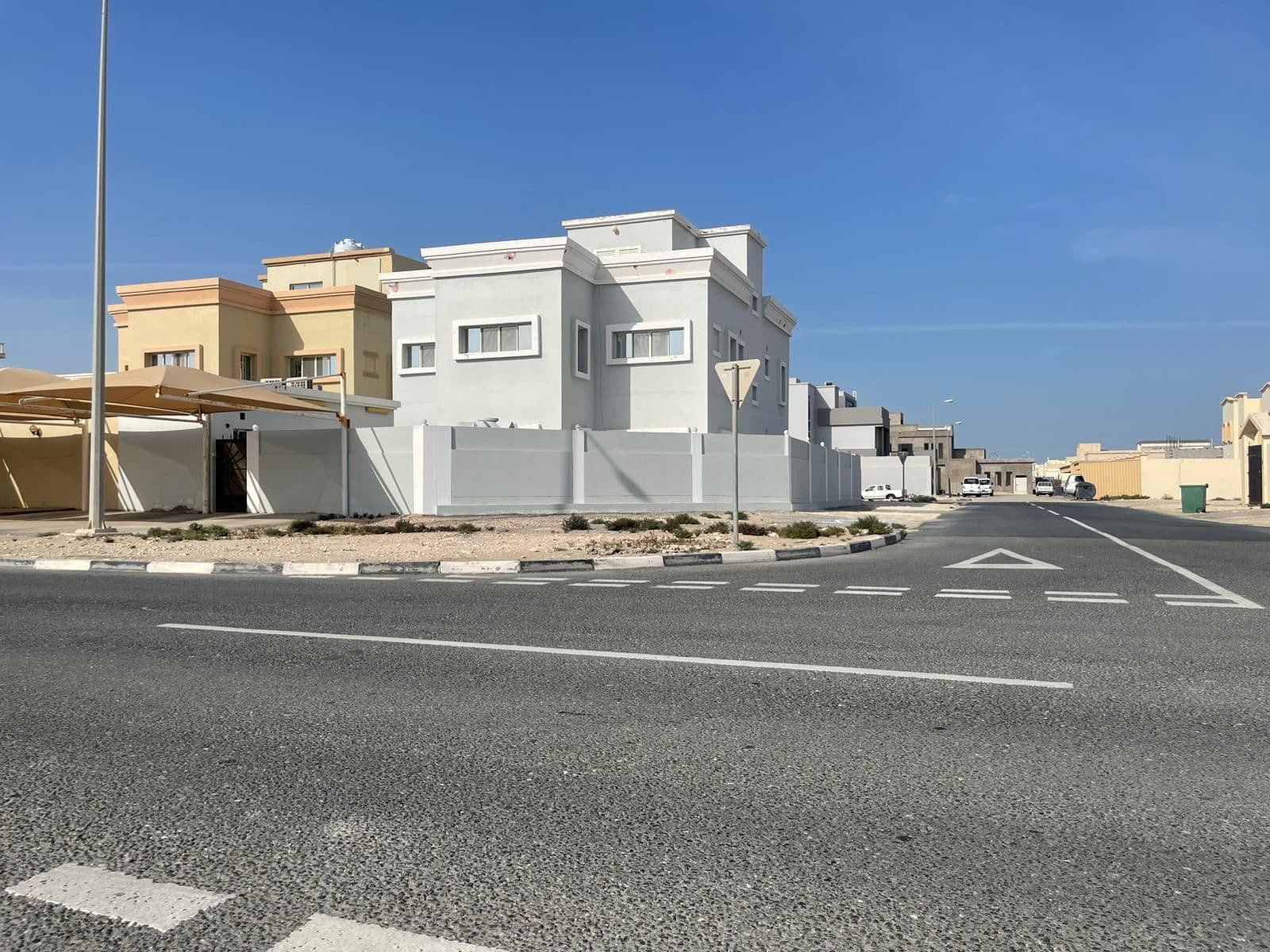 فيلا سكنية 6 غرف نوم للبيع في الذخيرة 