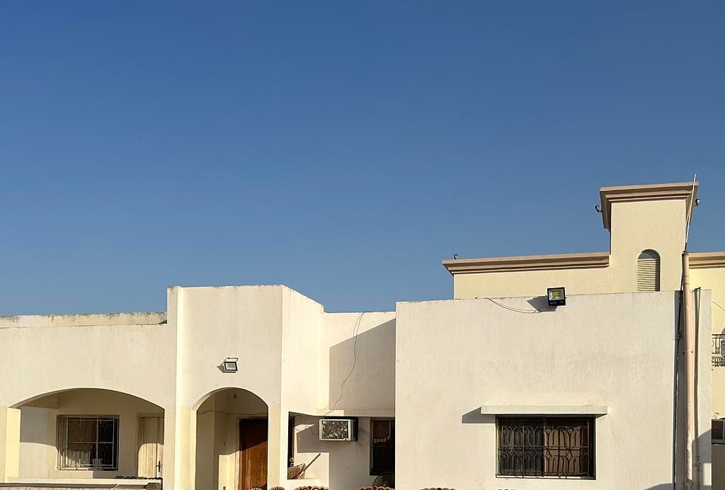فيلا سكنية 5 غرف نوم للبيع في مبيريك