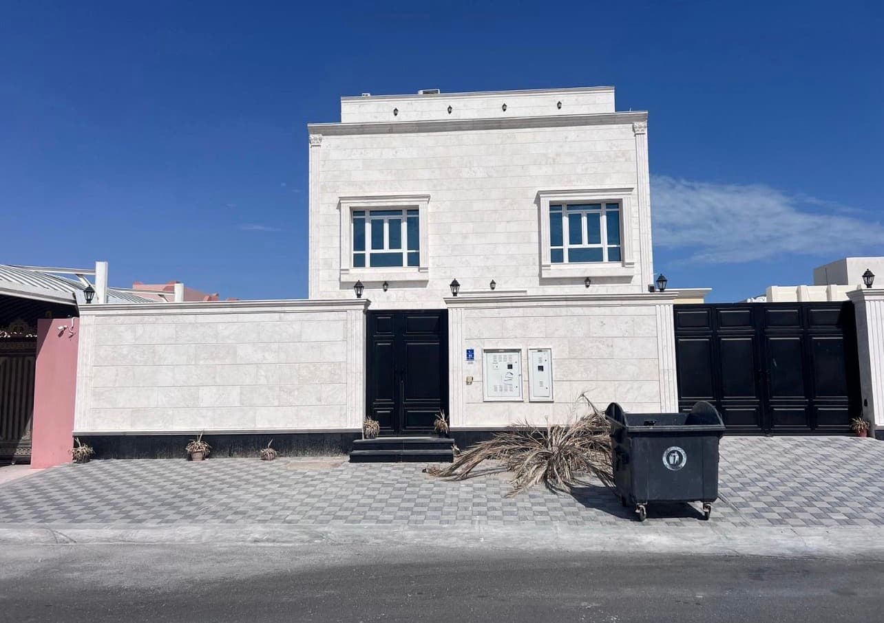 فيلا سكنية 8 غرف نوم للبيع في الوكرة