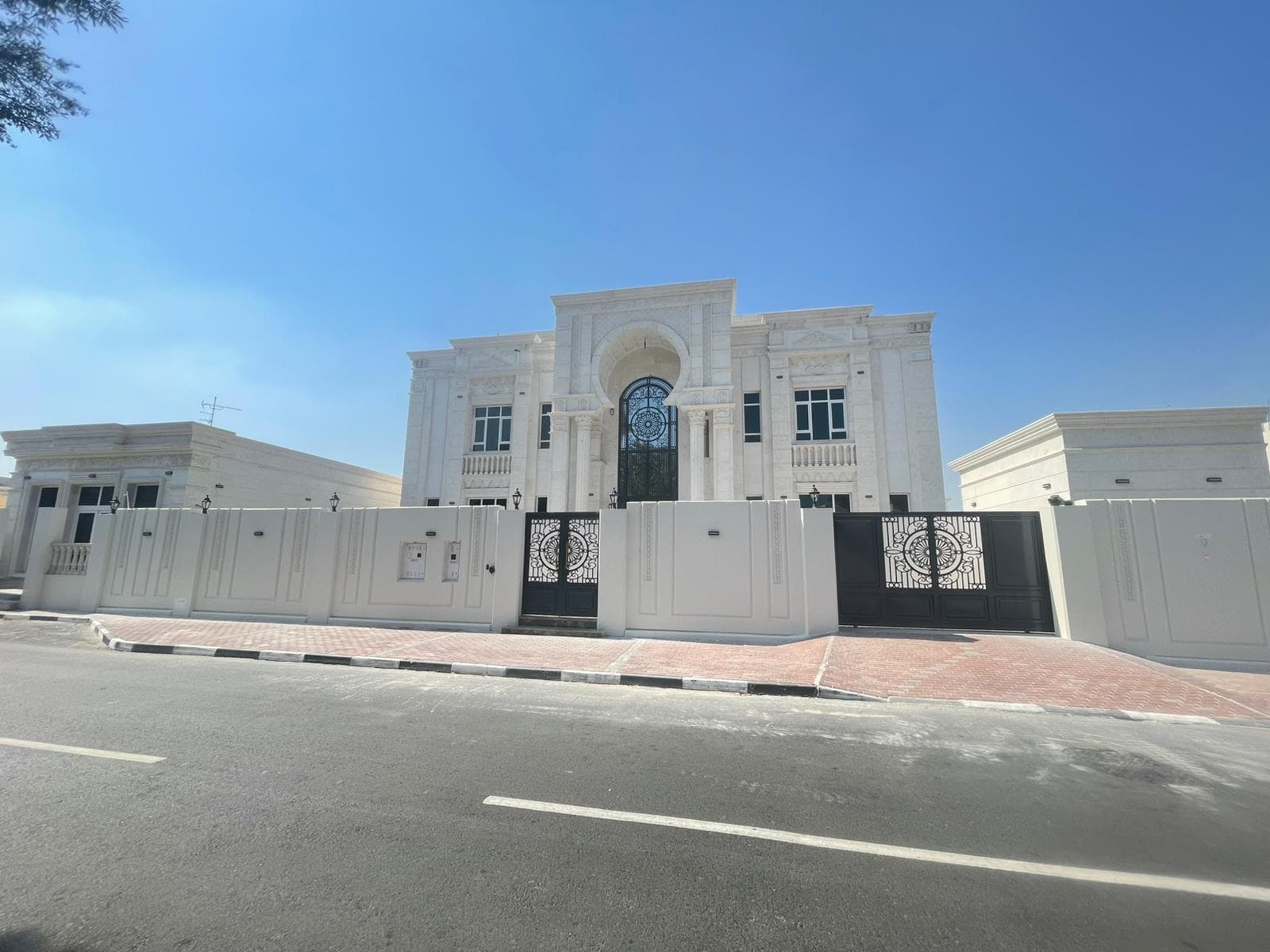 فيلا سكنية 8 غرف نوم للبيع في حزم المرخية (الخليج الغربي)