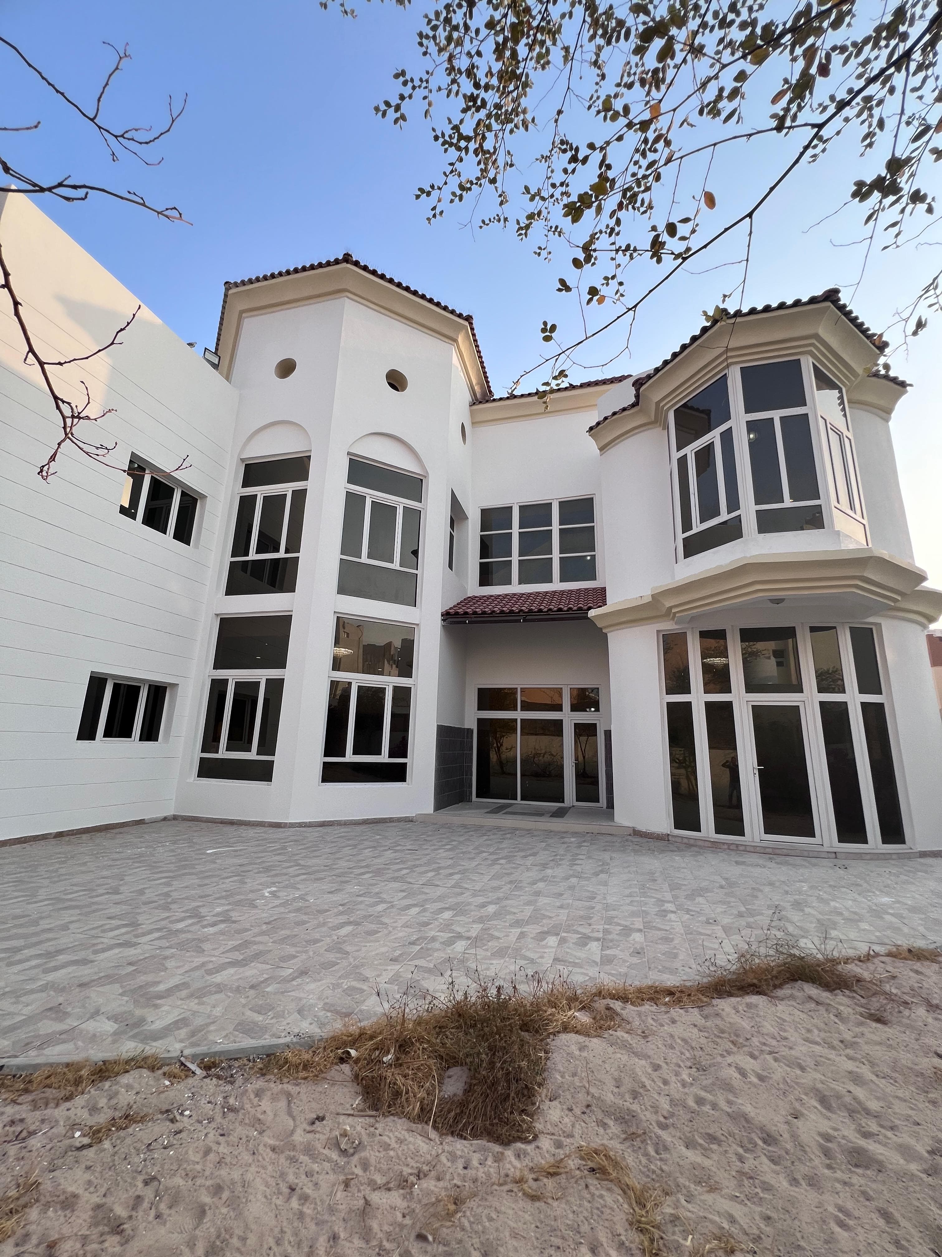 فيلا سكنية 7 غرف نوم للبيع في الذخيرة 