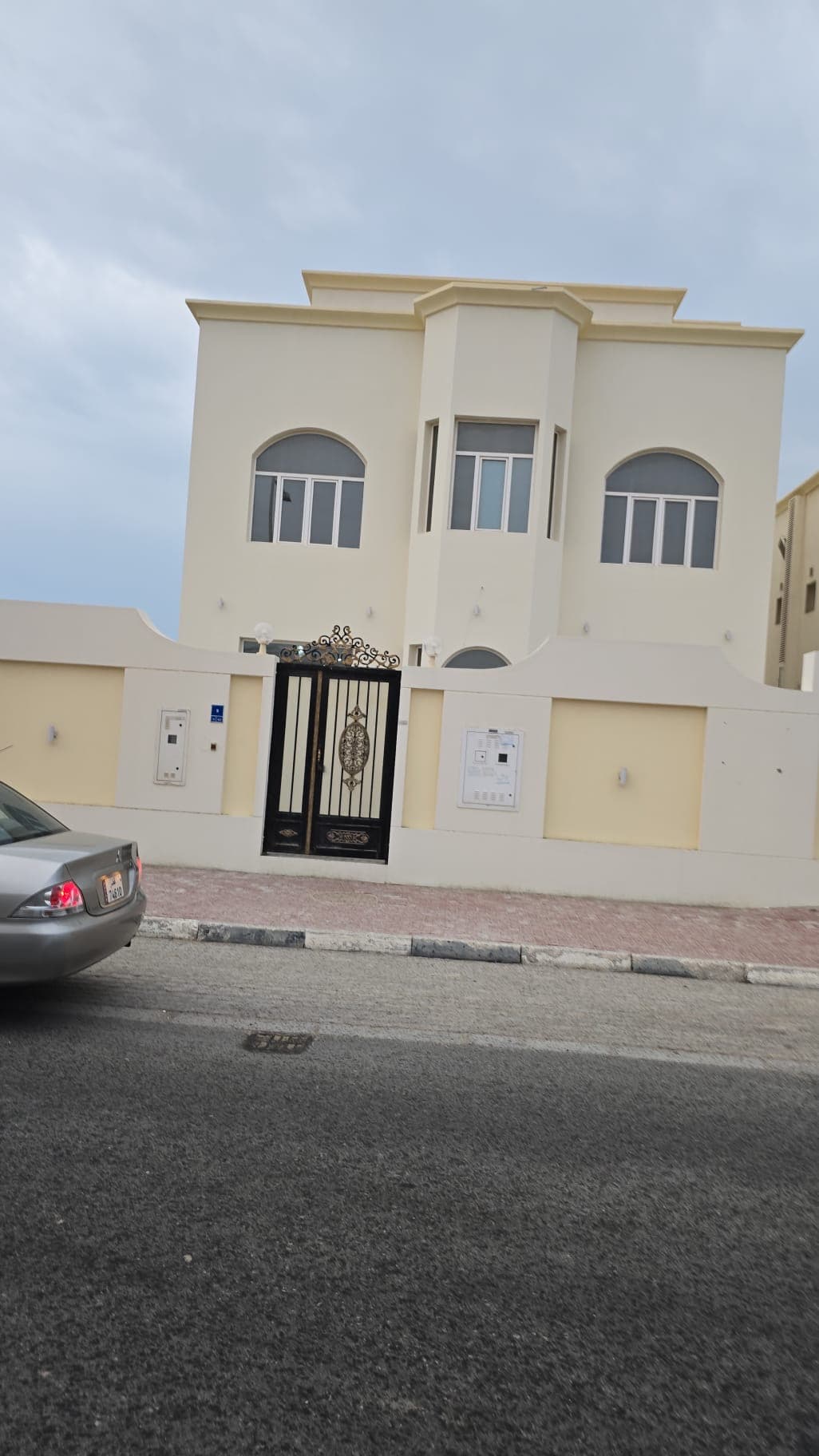 فيلا سكنية 7 غرف نوم للبيع في الرويس