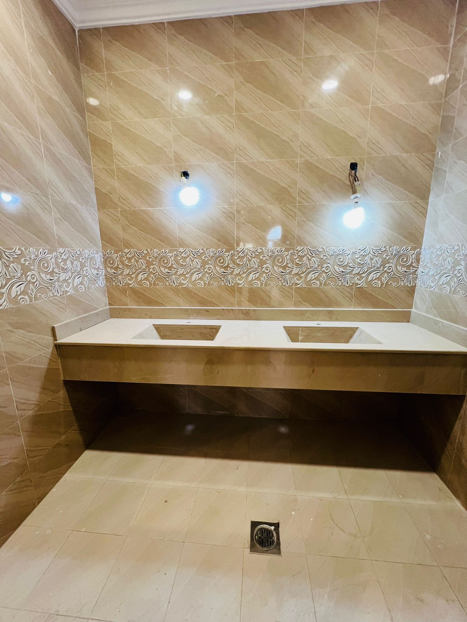 5 Bedroom Residential Villa for Sale in Madinat Khalifa North