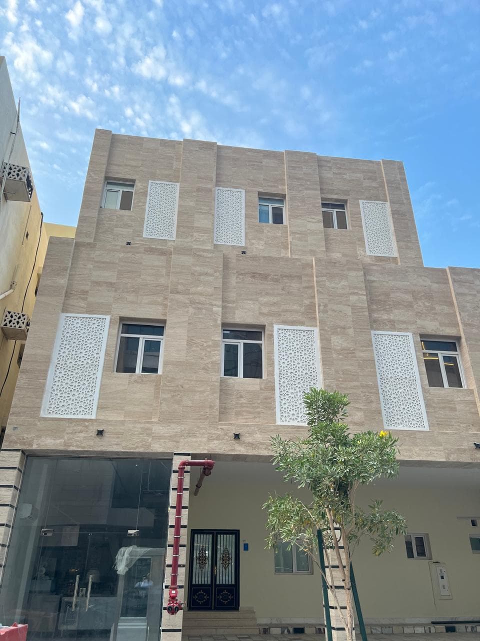 مبنى سكني للبيع