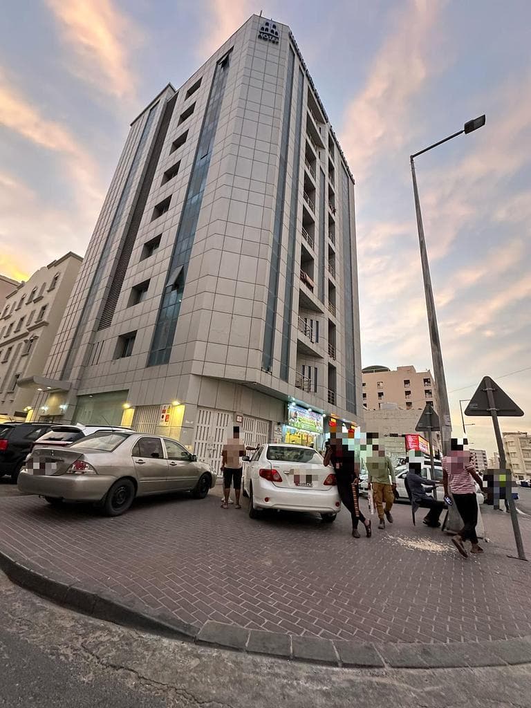 مبنى سكني للبيع في فريج عبدالعزيز