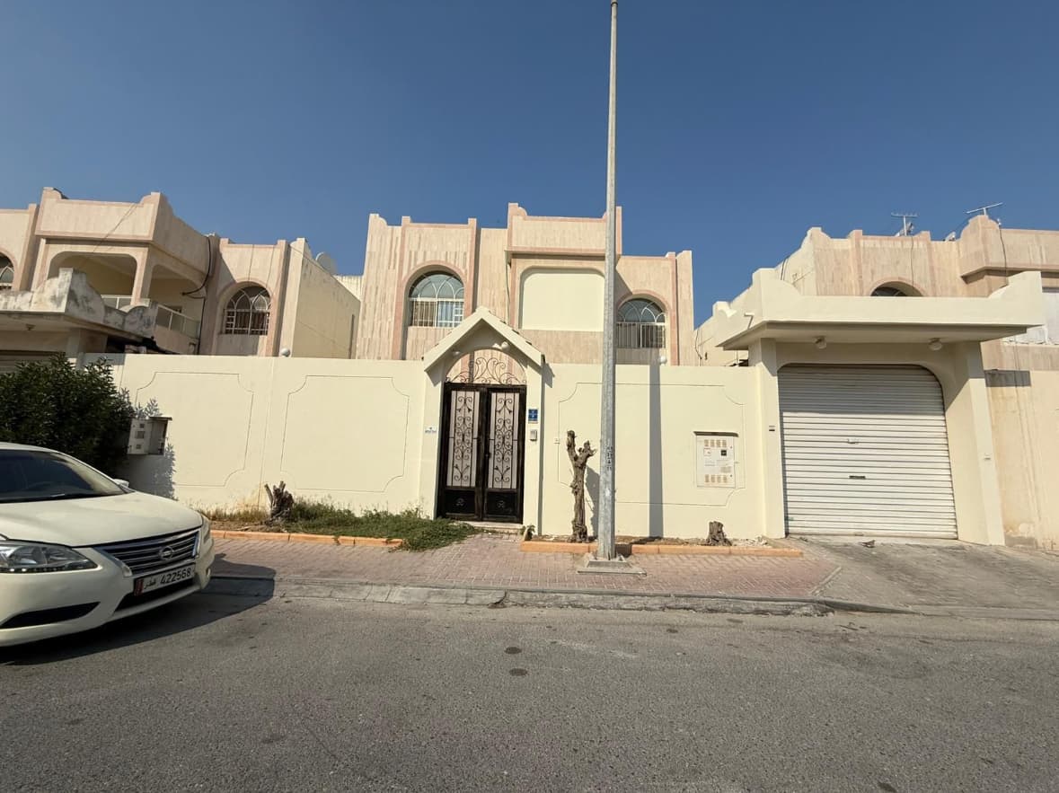فيلا سكنية 4 غرف نوم للبيع في المطار القديم
