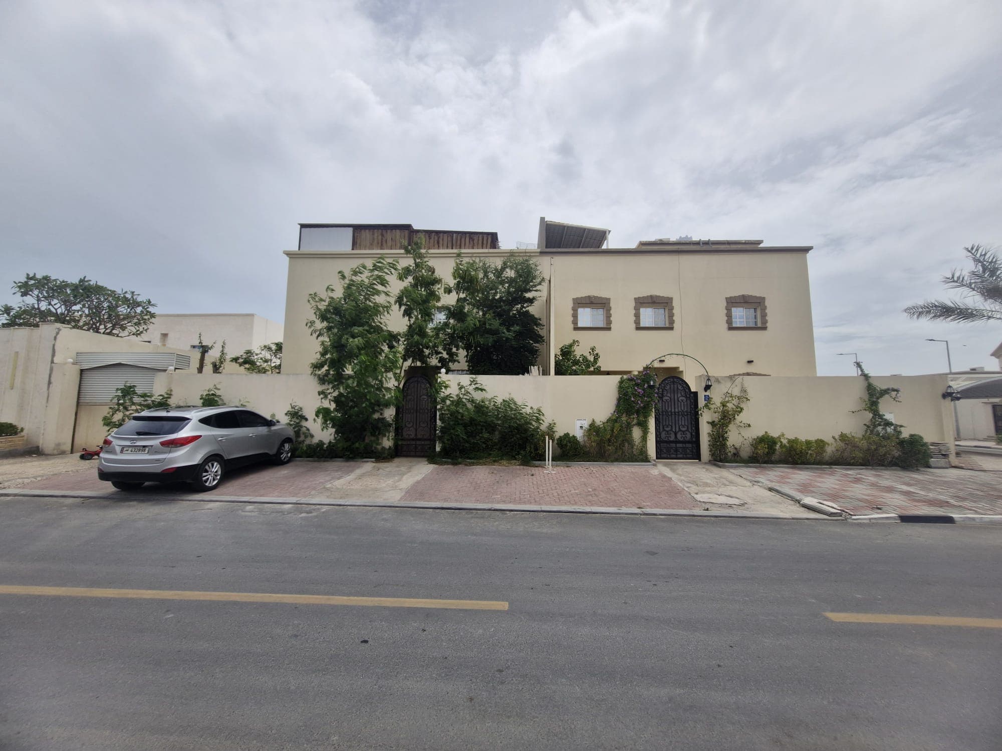 فيلا سكنية 8 غرف نوم للبيع في الوكرة