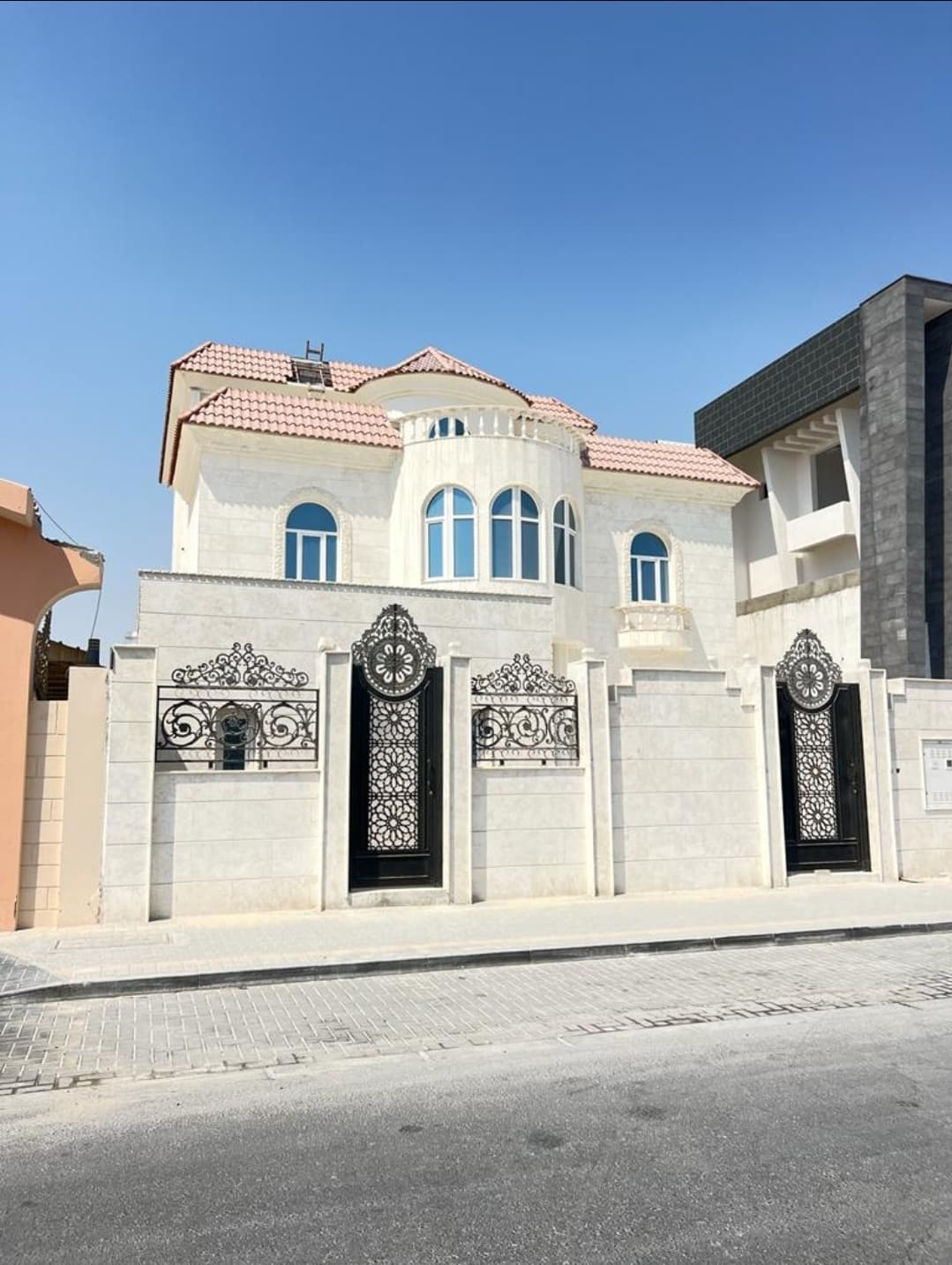 فيلا سكنية 8 غرف نوم للبيع في دحيل