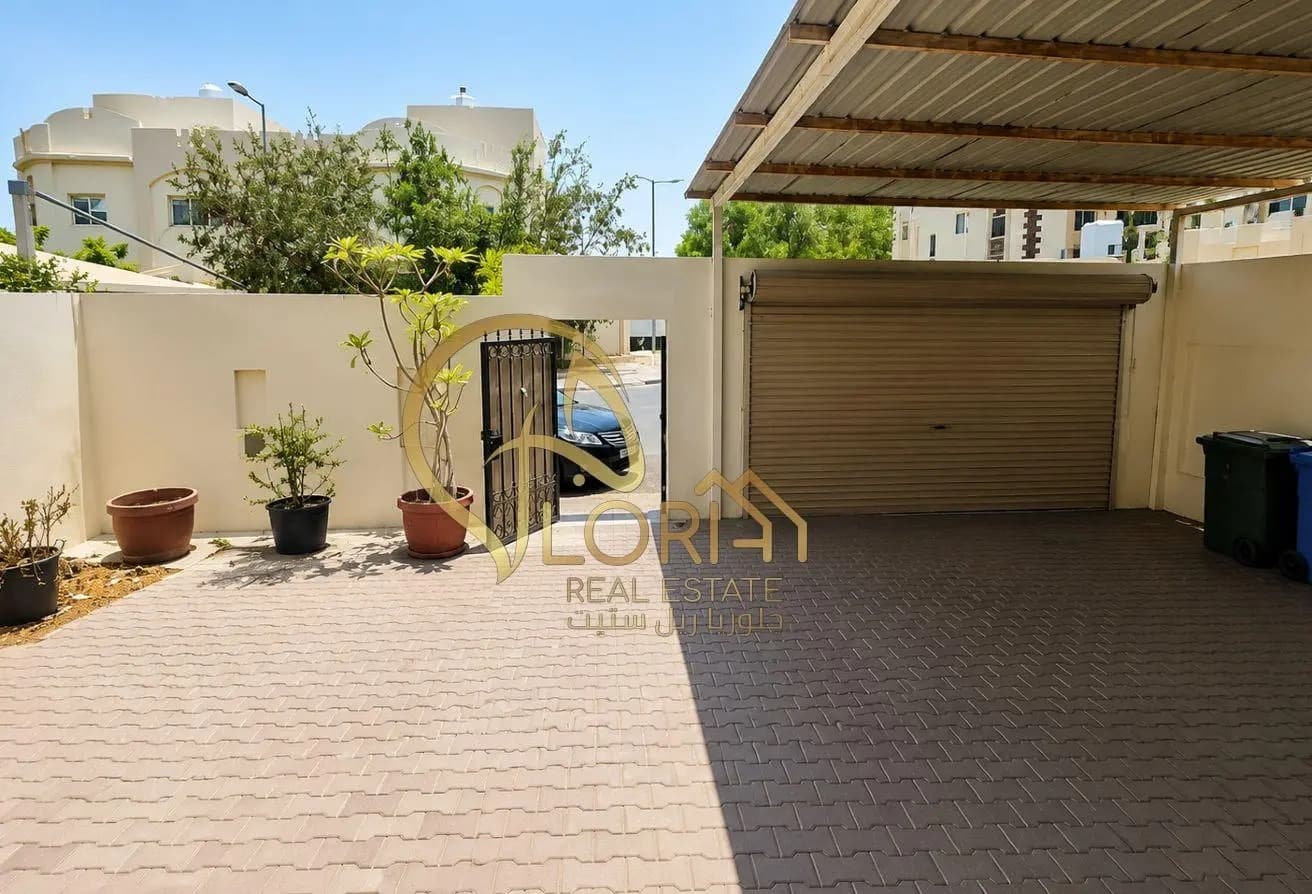 6 Bedroom Residential Villa for Sale in Gharrafat Al Rayyan