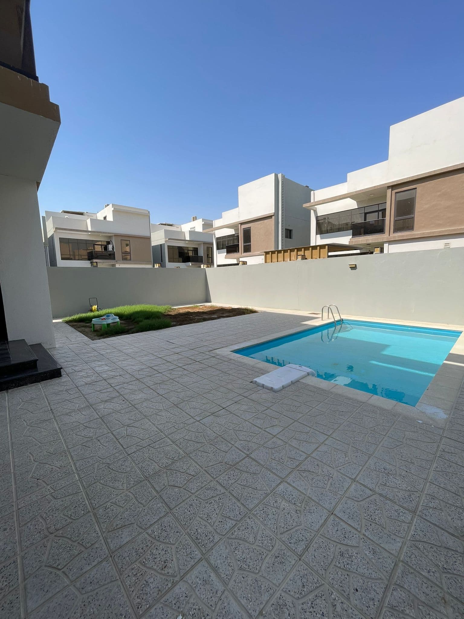 فيلا سكنية 5 غرف نوم للبيع في سميسمة 