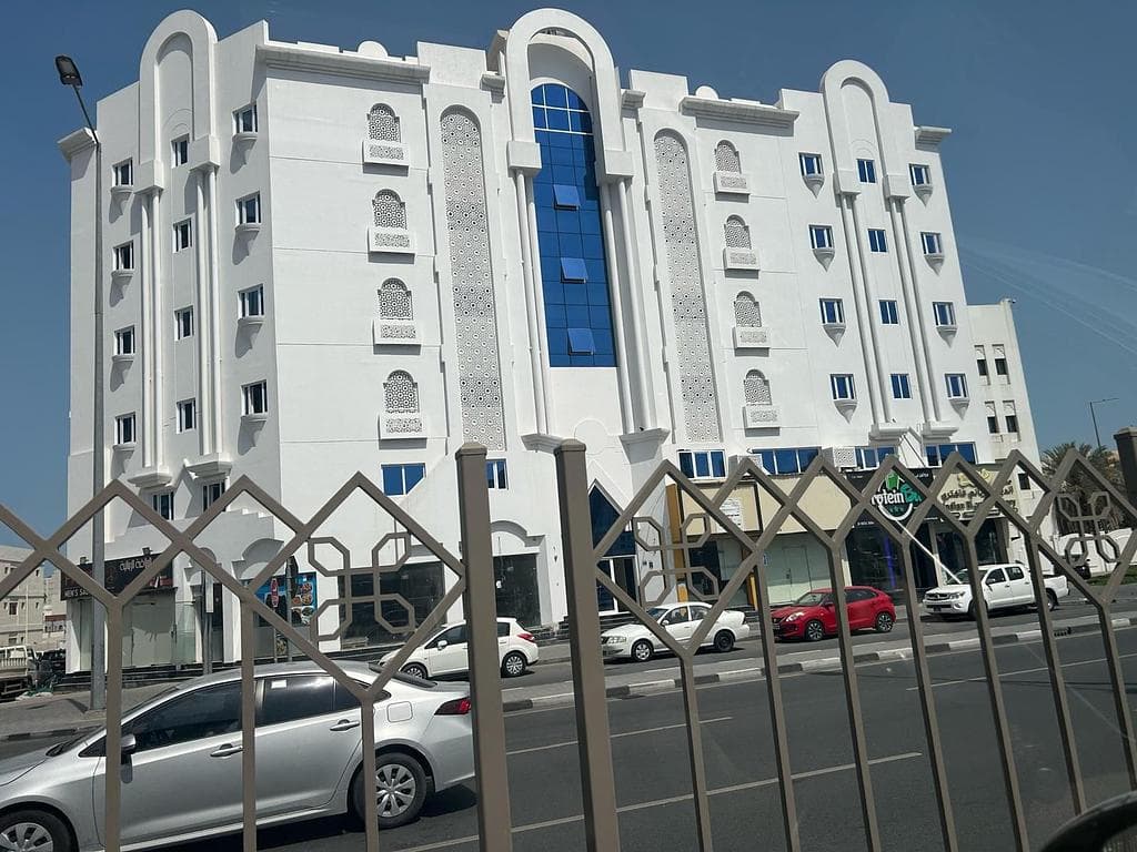 مبنى تجاري للبيع في الغانم القديم