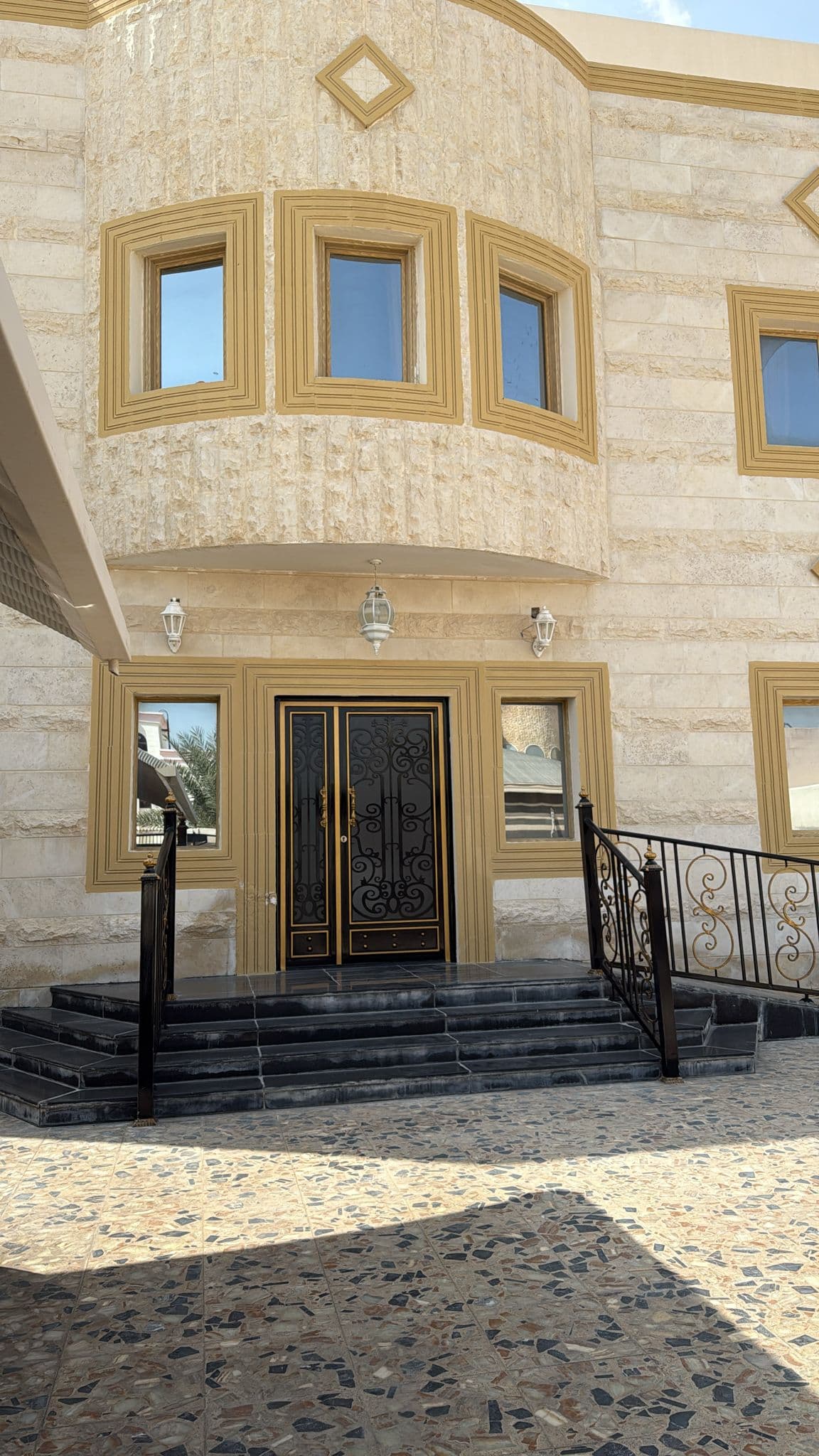 فيلا سكنية 8 غرف نوم للبيع في ازغوى